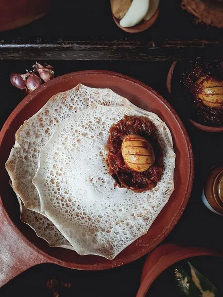 2 Appam + Egg Roast