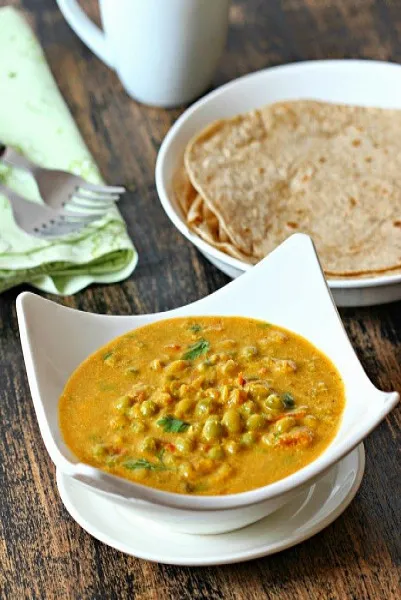 2 Chapati + Green Peas Korma