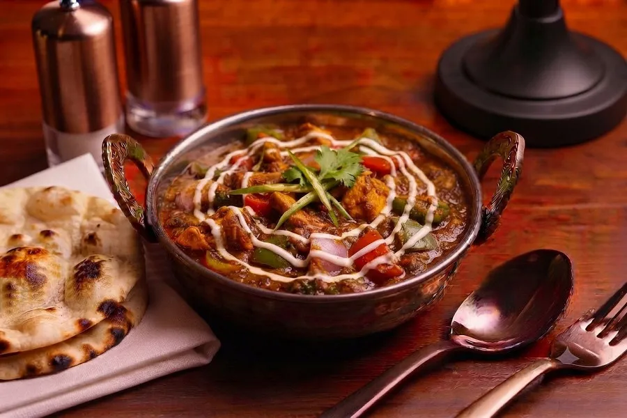 Kadhai Chicken + 2 Tandoor Roti