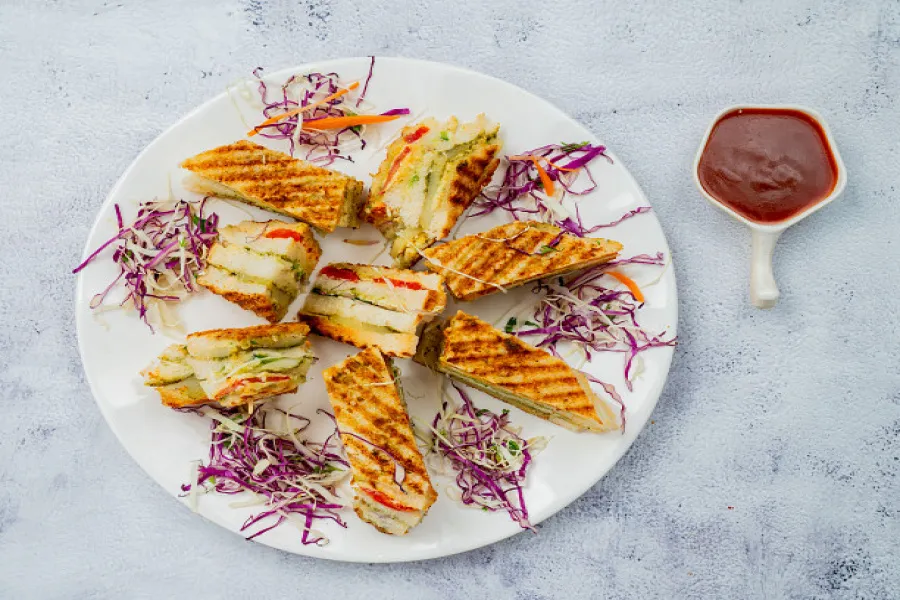 Veg Grilled Sandwich - Brown