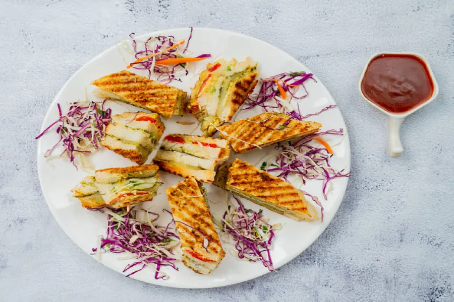 Veg Grill Sandwich [Brown]