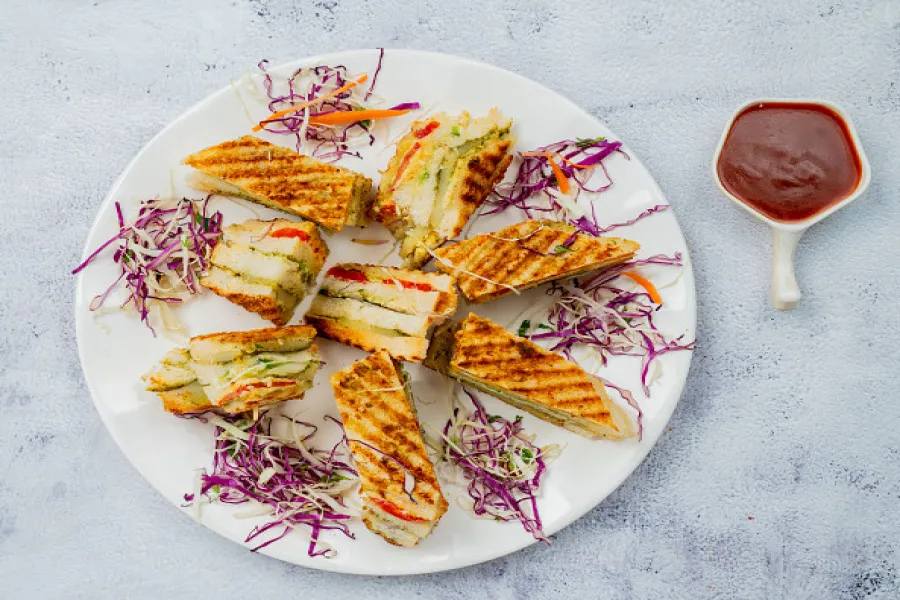 Veg Grill Sandwich [White]