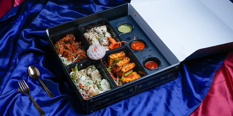 Party Starter Pack (Mix Of Veg & Non-Veg))