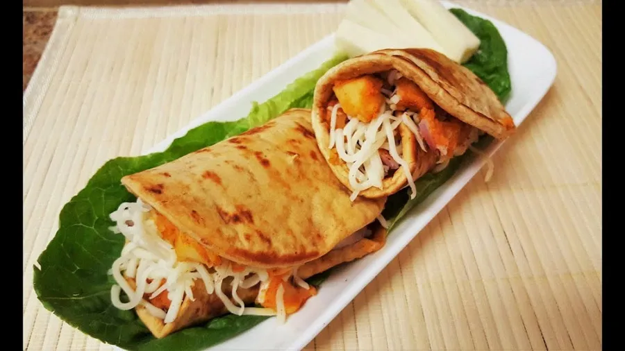 Cheese And Paneer Chapati Roll