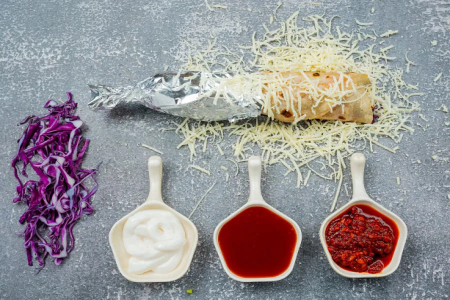 Cheese Schezwan Chapati Roll