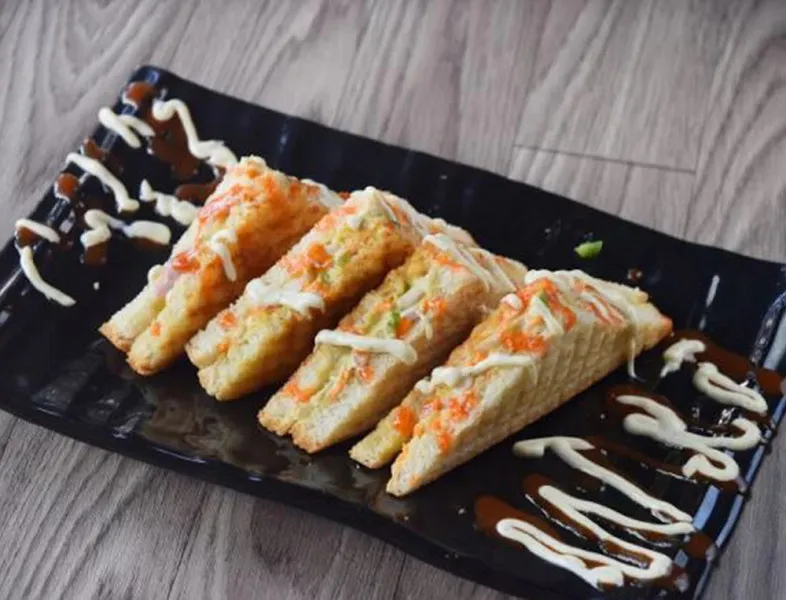 Mumbai Grilled Sandwich (White)